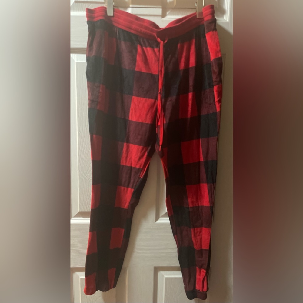 Secret treasures plaid jogger pajamas